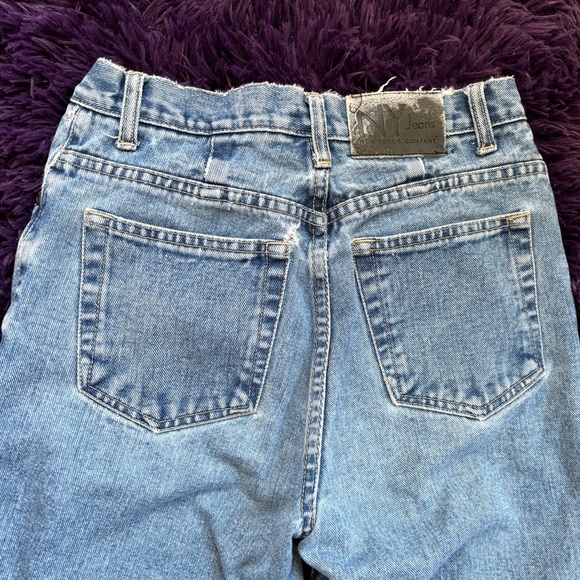 NEW YORK & COMPANY JEANS! - Picture 2 of 6
